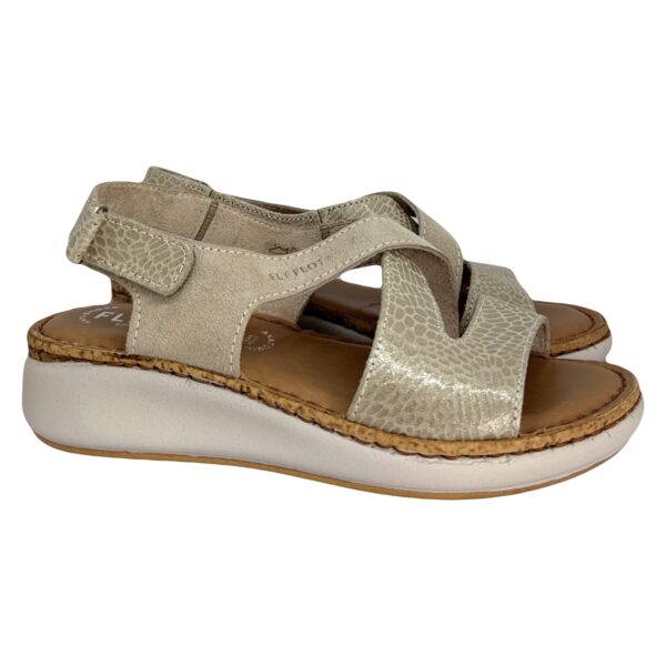 G09 Debra FLYFLOT